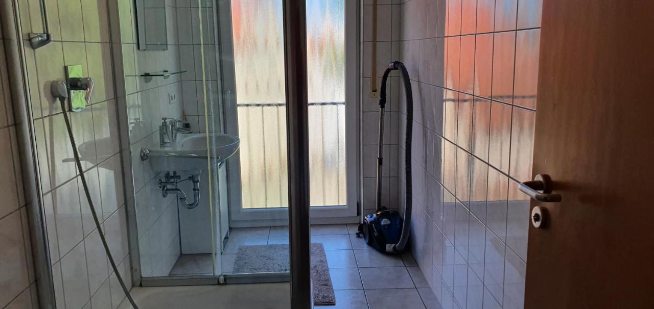 Outletcity Ferienwohnung 2 Metzingen  Dış mekan fotoğraf