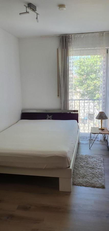 Outletcity Ferienwohnung 2 Metzingen  Dış mekan fotoğraf